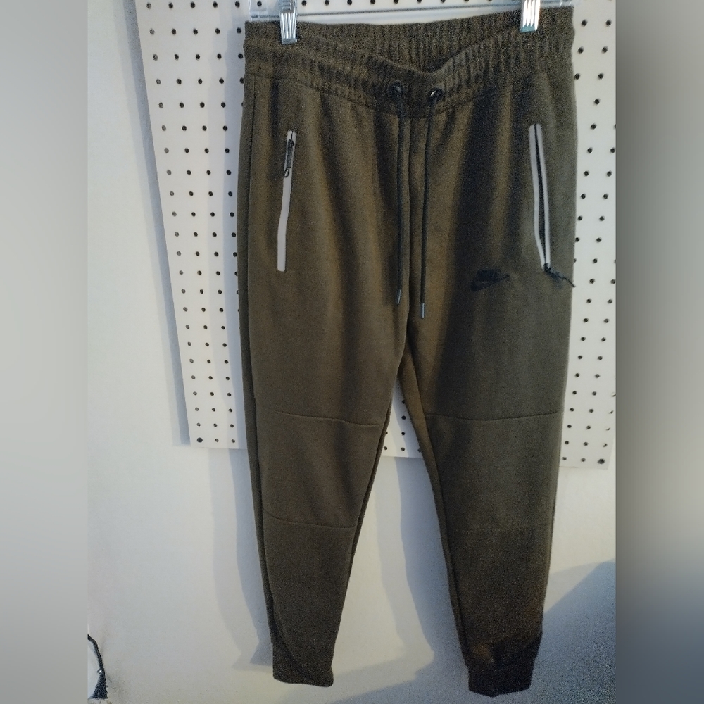 Nike Sweatsuit - Picture 5 of 9